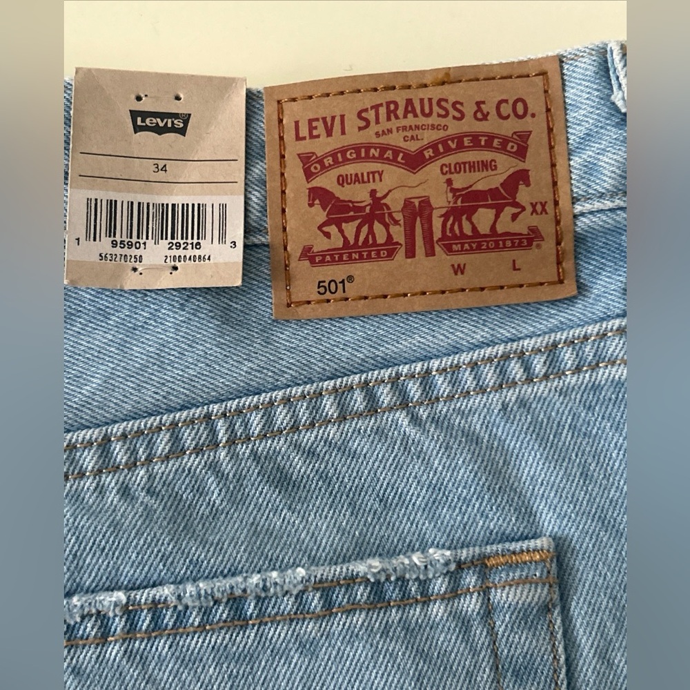 Levi's Light Blue Distressed Denim Cutoff Shorts - Women Size 34 - Picture 11 of 16